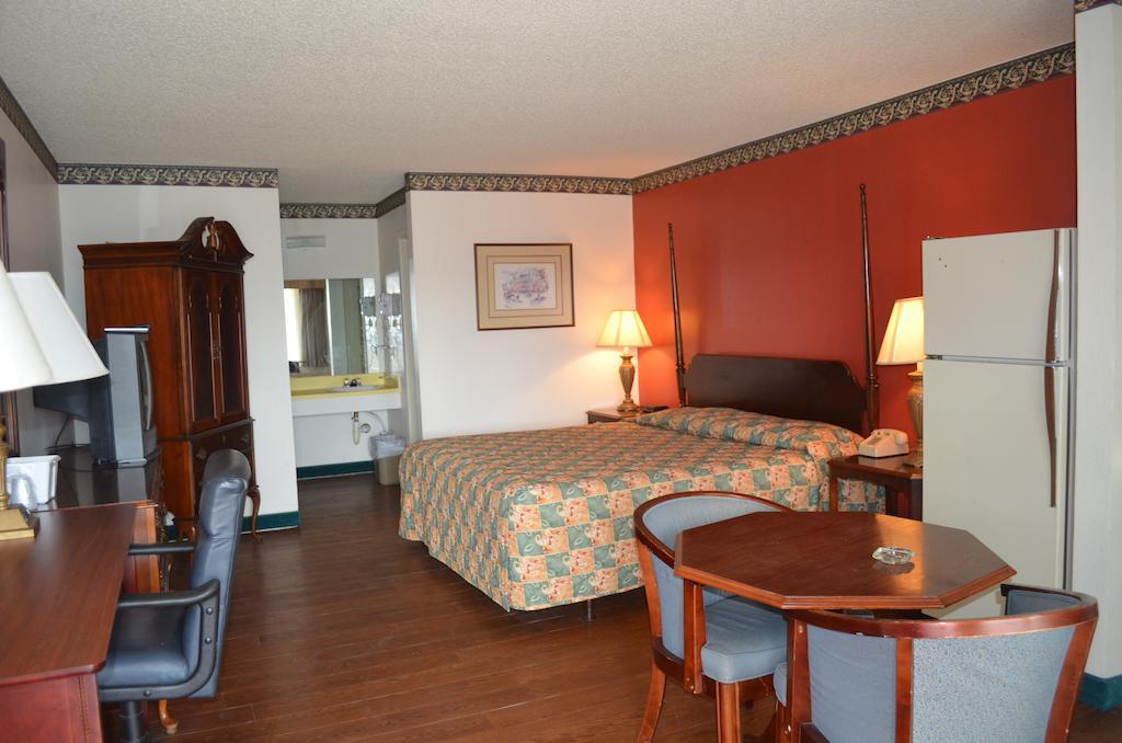 Granbury Inn And Suites Habitación foto
